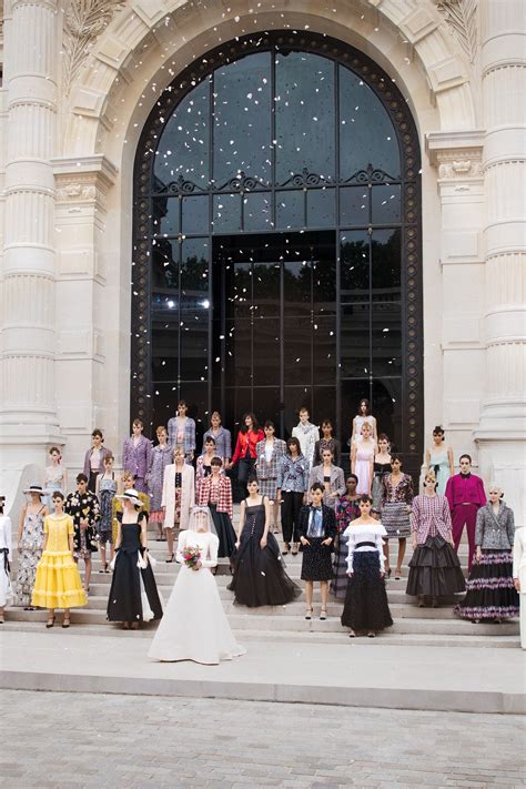 défilé chanel grand palais 2 octobre 2018|Ce qu'il faut retenir du défilé Chanel haute couture printemps.